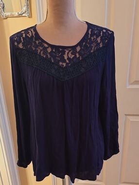 Wallflower Size Medium Navy Lace-Yoke Long Sleeve Blouse